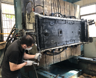 Reaction injection molding, high-precision parts, durable molding, innovative design, low-volume production, custom molding, precision manufacturing, IDMockup molding services, cost-effective production, molding for prototypes